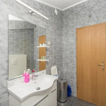 Zoka Apartment *